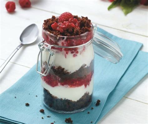 How many protein are in simply fresh large chocolate raspberry parfait - calories, carbs, nutrition