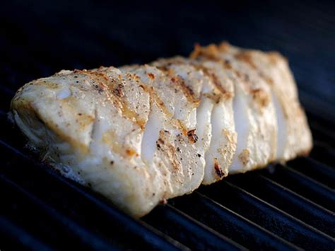 How many protein are in simply grilled fresh cod - calories, carbs, nutrition