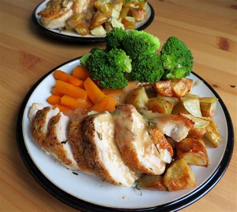 How many protein are in simply to go roast chicken dinner - calories, carbs, nutrition