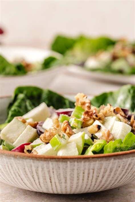 How many protein are in smoked cheddar waldorf salad - calories, carbs, nutrition