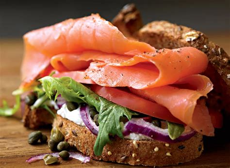 How many protein are in smoked salmon for sandwiches - calories, carbs, nutrition