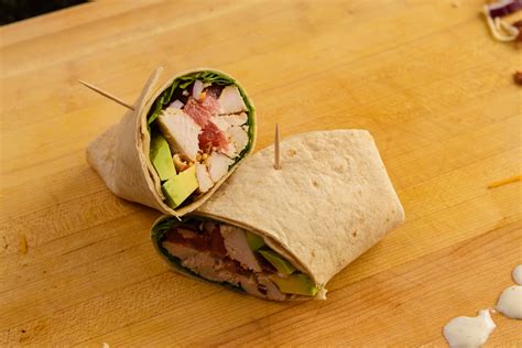 How many protein are in smoked turkey wrap & white bean pesto - calories, carbs, nutrition