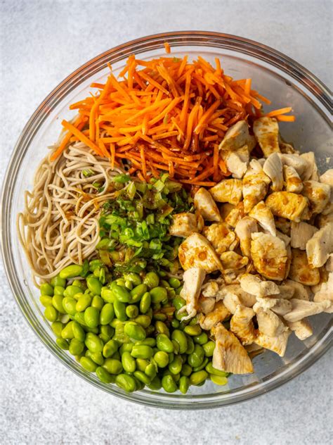 How many protein are in soba noodles with sesame chicken - calories, carbs, nutrition