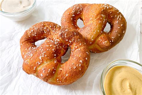 How many protein are in soft pretzel with mustard - calories, carbs, nutrition