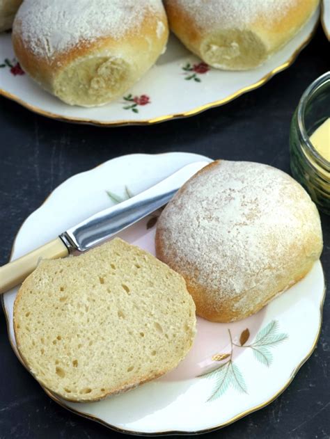 How many protein are in soft white baps - calories, carbs, nutrition