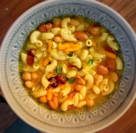 How many protein are in soup 7 bean medley - calories, carbs, nutrition