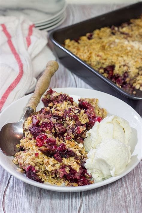 How many protein are in sour cherry crumble - calories, carbs, nutrition