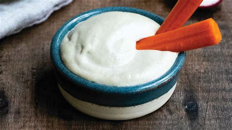 How many protein are in sour cream dressing - calories, carbs, nutrition