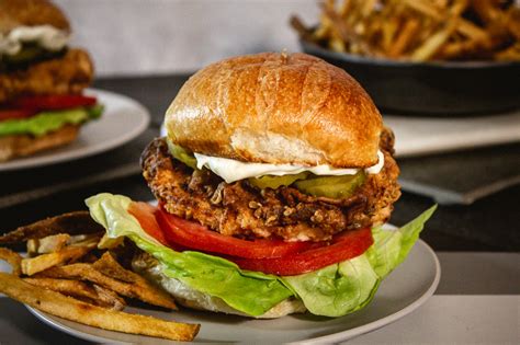 How many protein are in southern style chicken sandwich - calories, carbs, nutrition