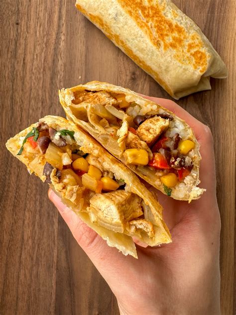 How many protein are in southwest chicken burritos - calories, carbs, nutrition