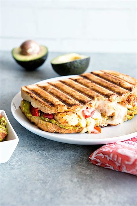 How many protein are in southwest chicken panini - calories, carbs, nutrition