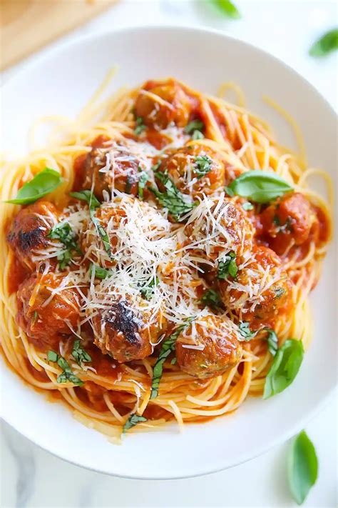 How many protein are in spaghetti and meat balls - calories, carbs, nutrition