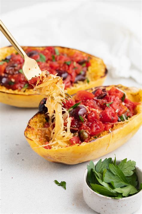 How many protein are in spaghetti squash with vegan cauliflower alfredo - calories, carbs, nutrition