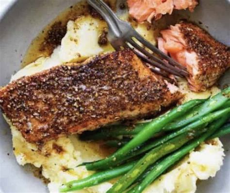 How many protein are in spice crusted salmon - large - calories, carbs, nutrition