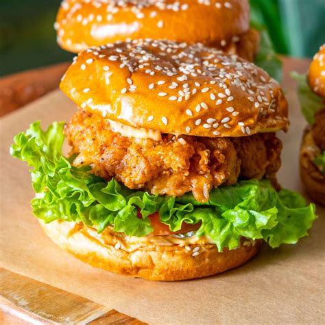 How many protein are in spicy fried chicken sandwich (96360.0) - calories, carbs, nutrition