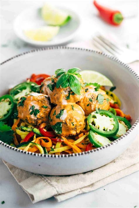 How many protein are in spicy meatballs with vegetables medium - calories, carbs, nutrition