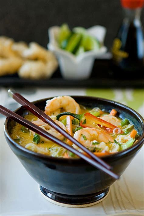 How many protein are in spicy pork and shrimp noodle soup (81683.3) - calories, carbs, nutrition