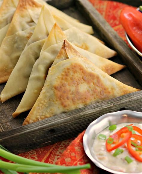 How many protein are in spicy vegetable samosa - calories, carbs, nutrition