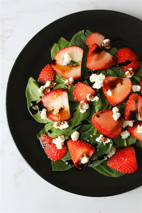 How many protein are in spinach goat cheese salad - calories, carbs, nutrition