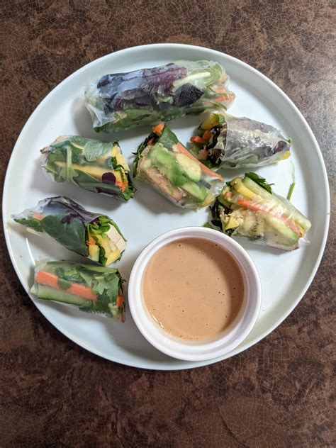 How many protein are in spring roll w/ mango-cilantro sauce - calories, carbs, nutrition