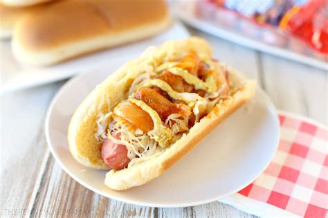 How many protein are in steamed new york style hot dog - calories, carbs, nutrition