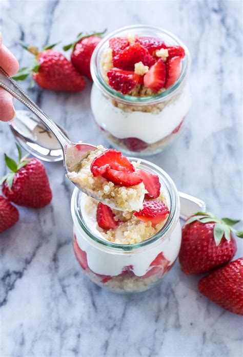 How many protein are in strawberries and cream yogurt parfait - calories, carbs, nutrition