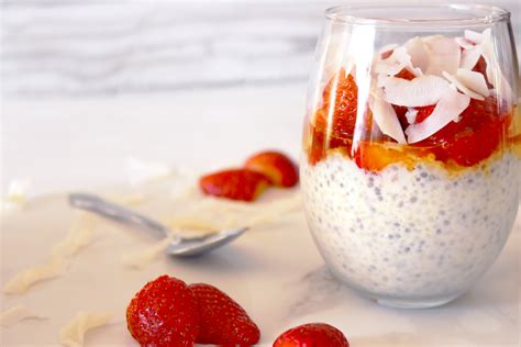 How many protein are in strawberry coconut quinoa parfait - calories, carbs, nutrition