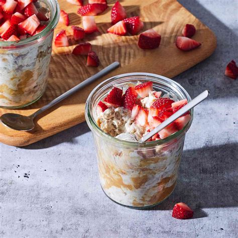 How many protein are in strawberry kiwi overnight oats - impulse - calories, carbs, nutrition
