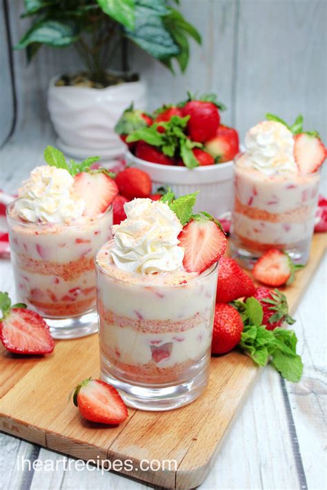 How many protein are in strawberry shortcake cup - calories, carbs, nutrition