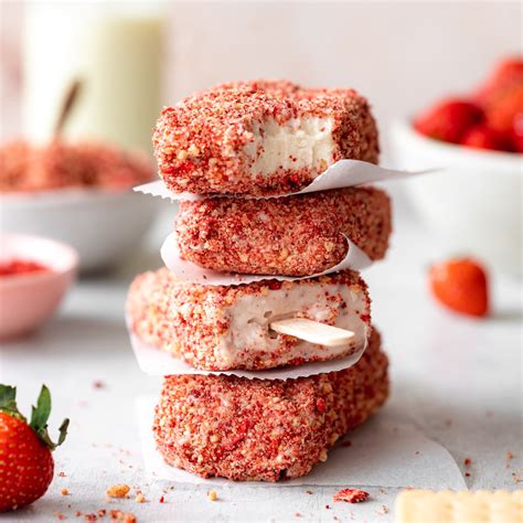 How many protein are in strawberry shortcake ice cream bar - calories, carbs, nutrition