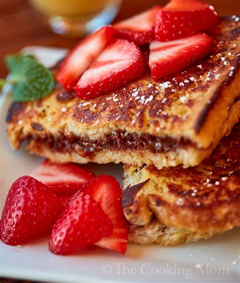 How many protein are in strawberry stuffed raisin bread french toast - calories, carbs, nutrition