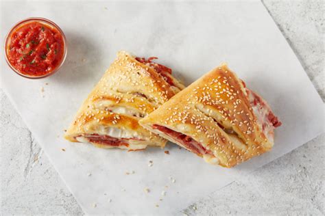 How many protein are in stromboli pepperoni (bison) - calories, carbs, nutrition