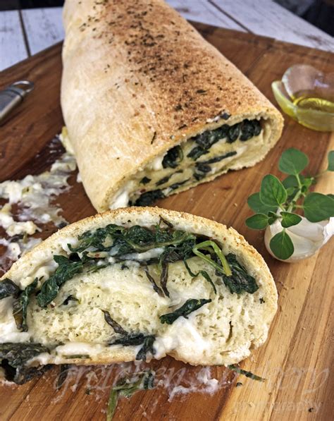 How many protein are in stromboli with spinach and peppers - calories, carbs, nutrition
