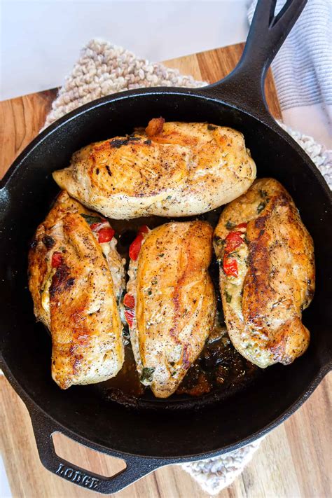 How many protein are in stuffed chicken with blue cheese - calories, carbs, nutrition