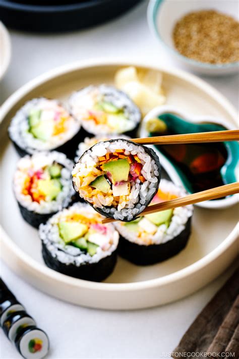 How many protein are in sushi roll vegetarian mushroom 2 slc - calories, carbs, nutrition