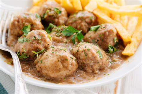 How many protein are in swedish meatballs - calories, carbs, nutrition