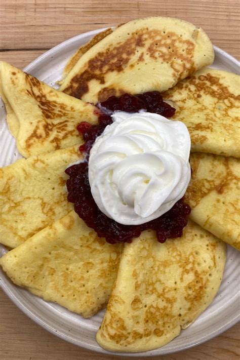 How many protein are in swedish pancakes with sauted pineapple with ginger cream - calories, carbs, nutrition