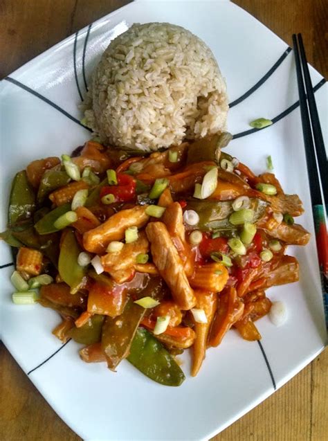 How many protein are in sweet and sour pork with tropical rice and gingered snow peas - calories, carbs, nutrition