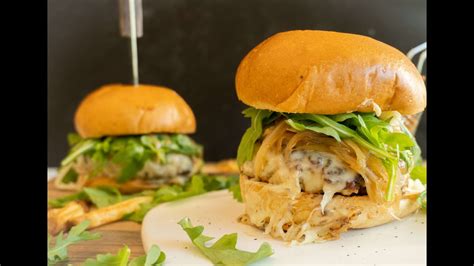 How many protein are in sweet caramelized onion chicken burger - calories, carbs, nutrition