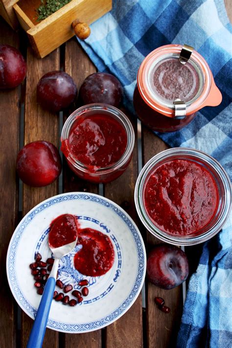 How many protein are in sweet plum sauce - calories, carbs, nutrition