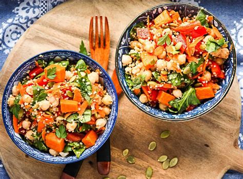 How many protein are in sweet potato and tandoori chickpea quinoa - calories, carbs, nutrition