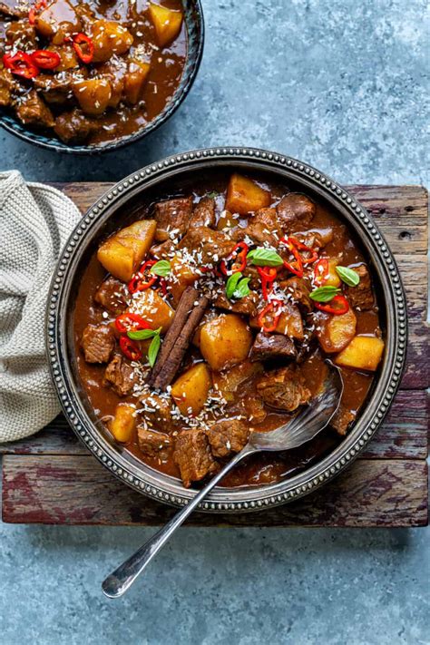 How many protein are in tagine coconut beef curry with summer vegetable and saffron rice - calories, carbs, nutrition