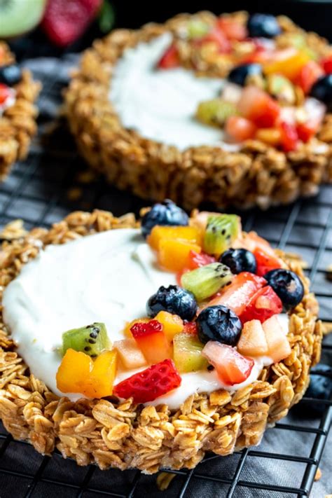 How many protein are in tart fruit granola - calories, carbs, nutrition