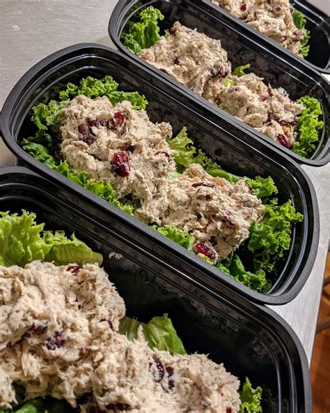 How many protein are in texas chicken salad - calories, carbs, nutrition