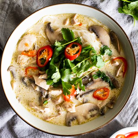 How many protein are in thai coconut chicken soup (75709.0) - calories, carbs, nutrition