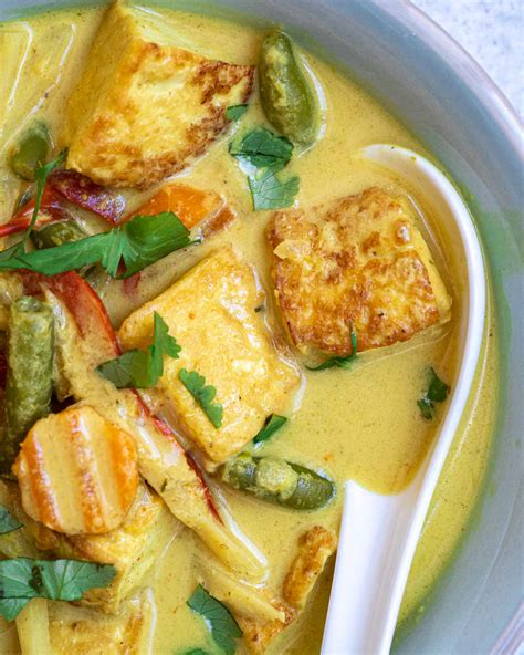 How many protein are in thai curry tofu and vegetables - calories, carbs, nutrition