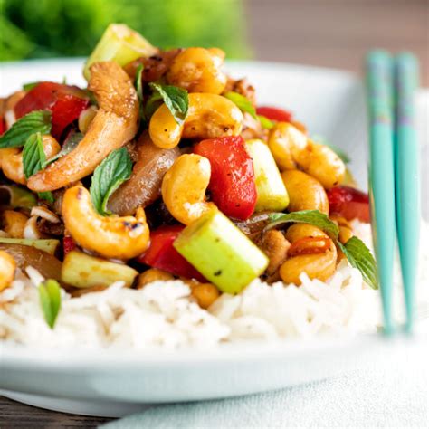 How many protein are in thai pork stir-fry with cashew nuts, lime and mint - calories, carbs, nutrition