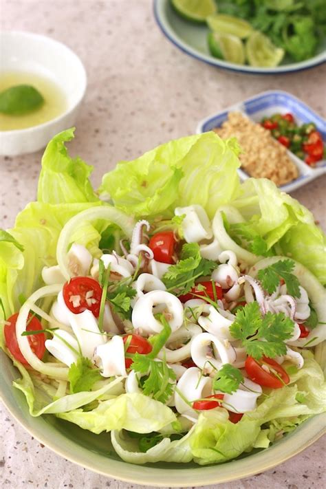 How many protein are in thai squid salad - calories, carbs, nutrition