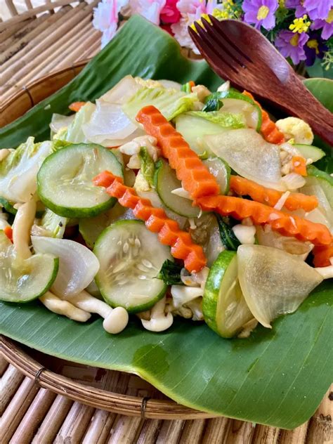 How many protein are in thai stir fried vegetables (phat pak ruam) - calories, carbs, nutrition