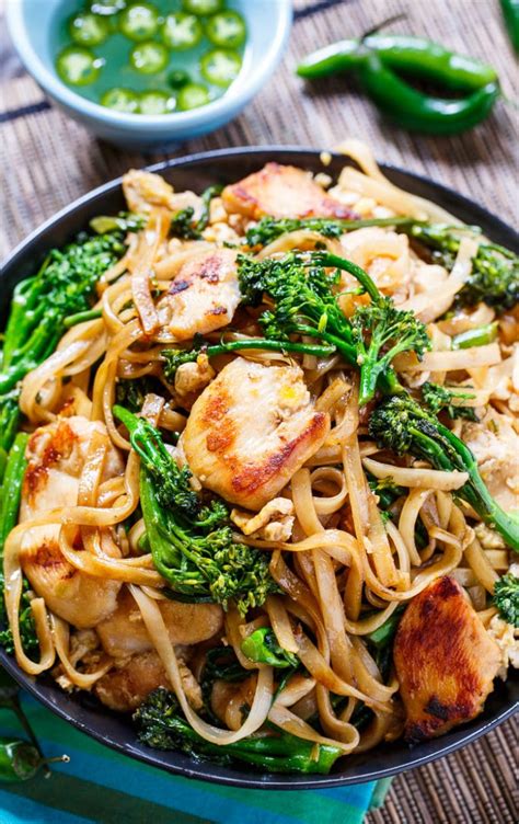 How many protein are in thai-style noodles with chicken - calories, carbs, nutrition